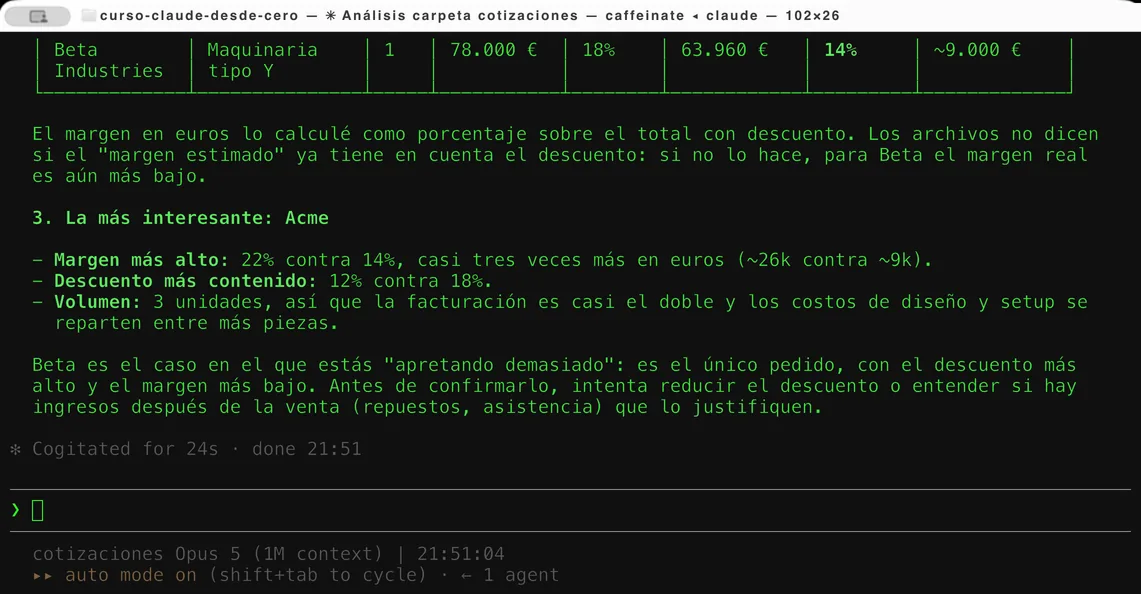 Claude Code compara las cotizaciones de Acme y Beta y señala a Acme como la más interesante, con un margen del 22% contra el 14%.
