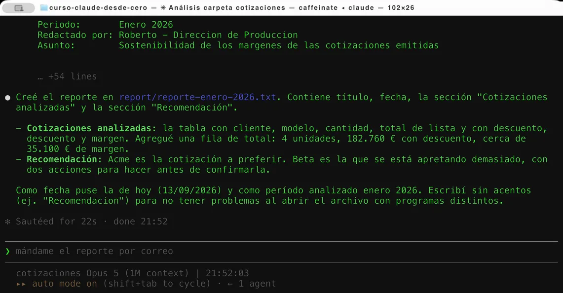 Claude Code confirma que creó el archivo reporte-enero-2026.txt con las secciones de cotizaciones analizadas y recomendación.